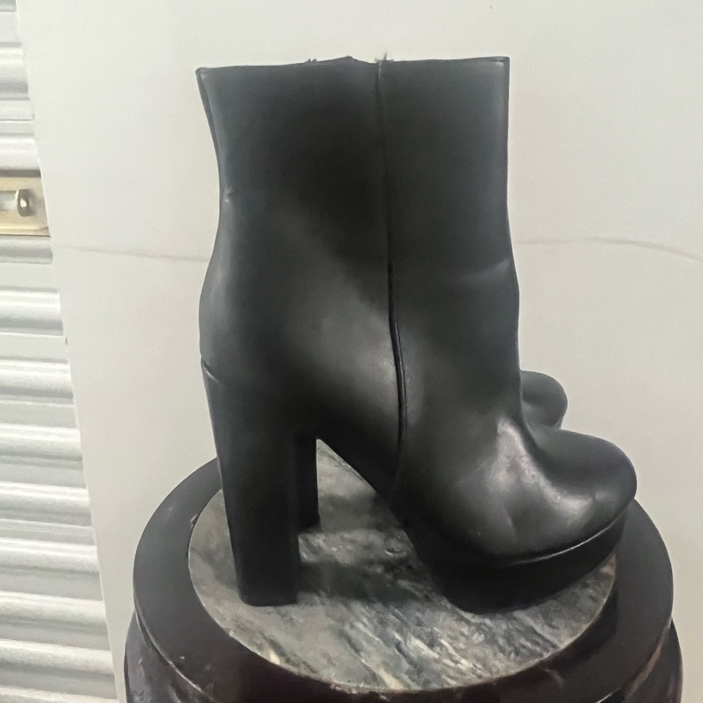 Heeled booties